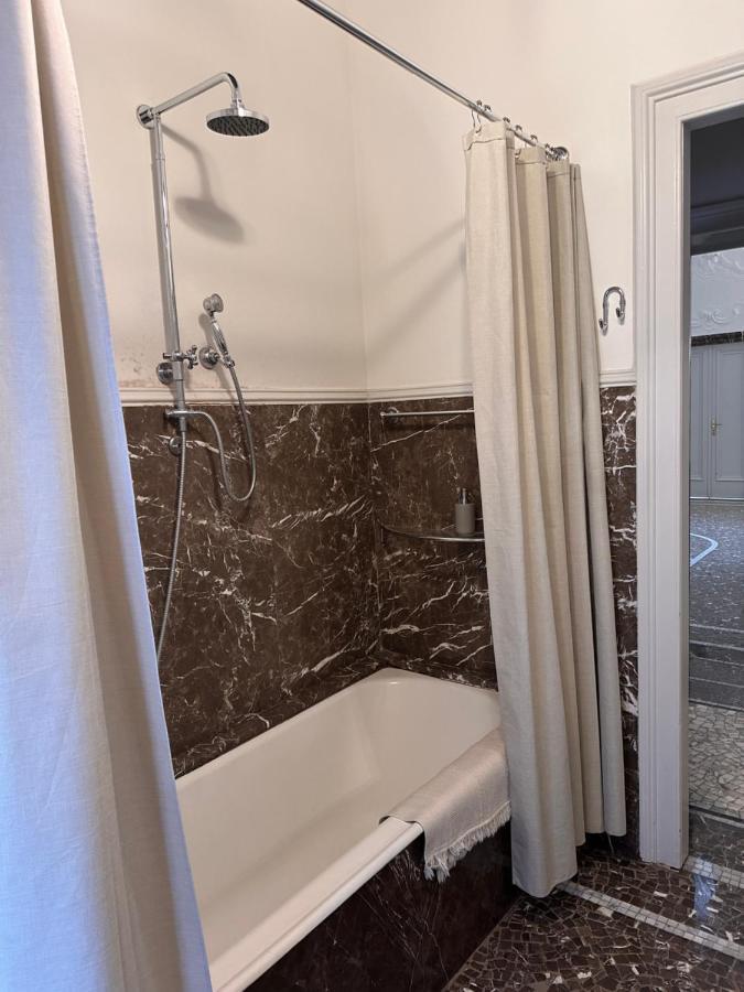 Botta 9 Bed & Breakfast Bergamo Bagian luar foto